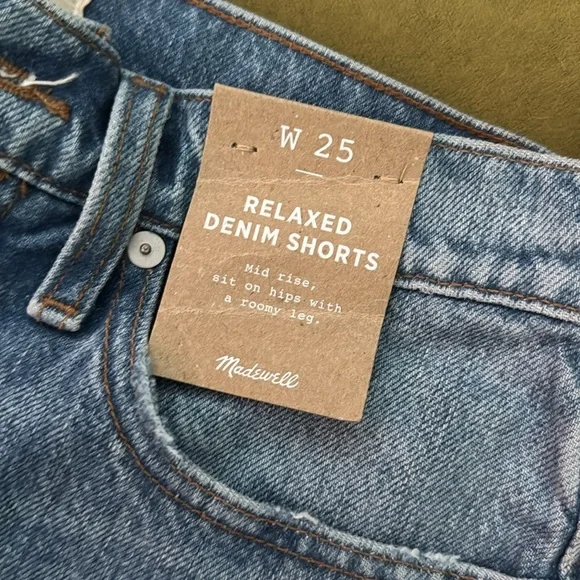 Madewell Relaxed Denim Shorts in Madera Wash: Side-Slit Edition 25 9 - Picture 8 of 8